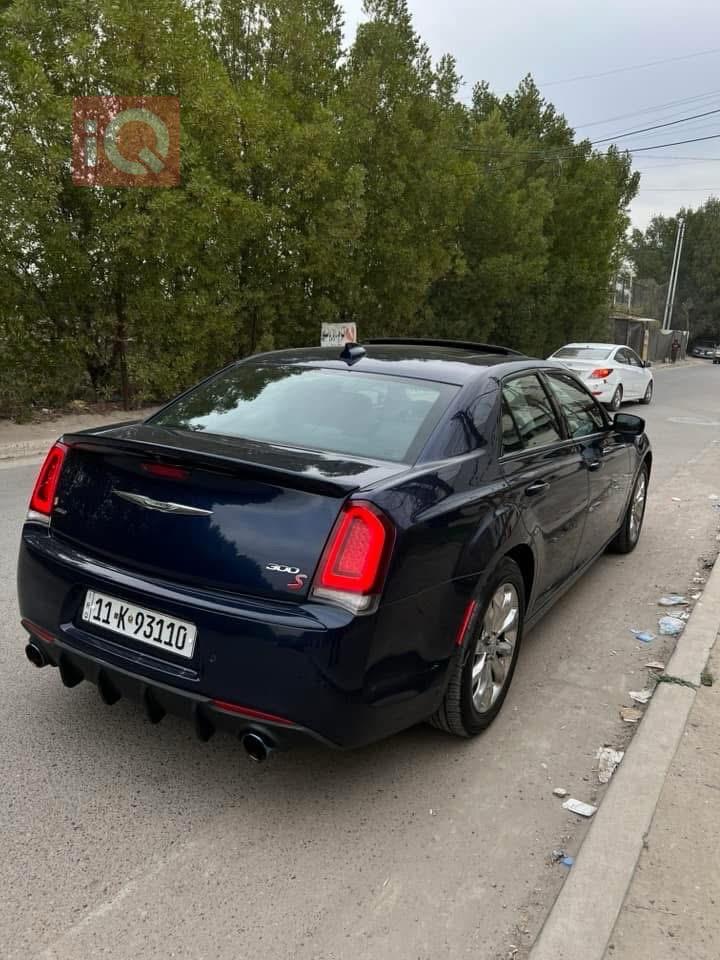 کرایسلەر 300